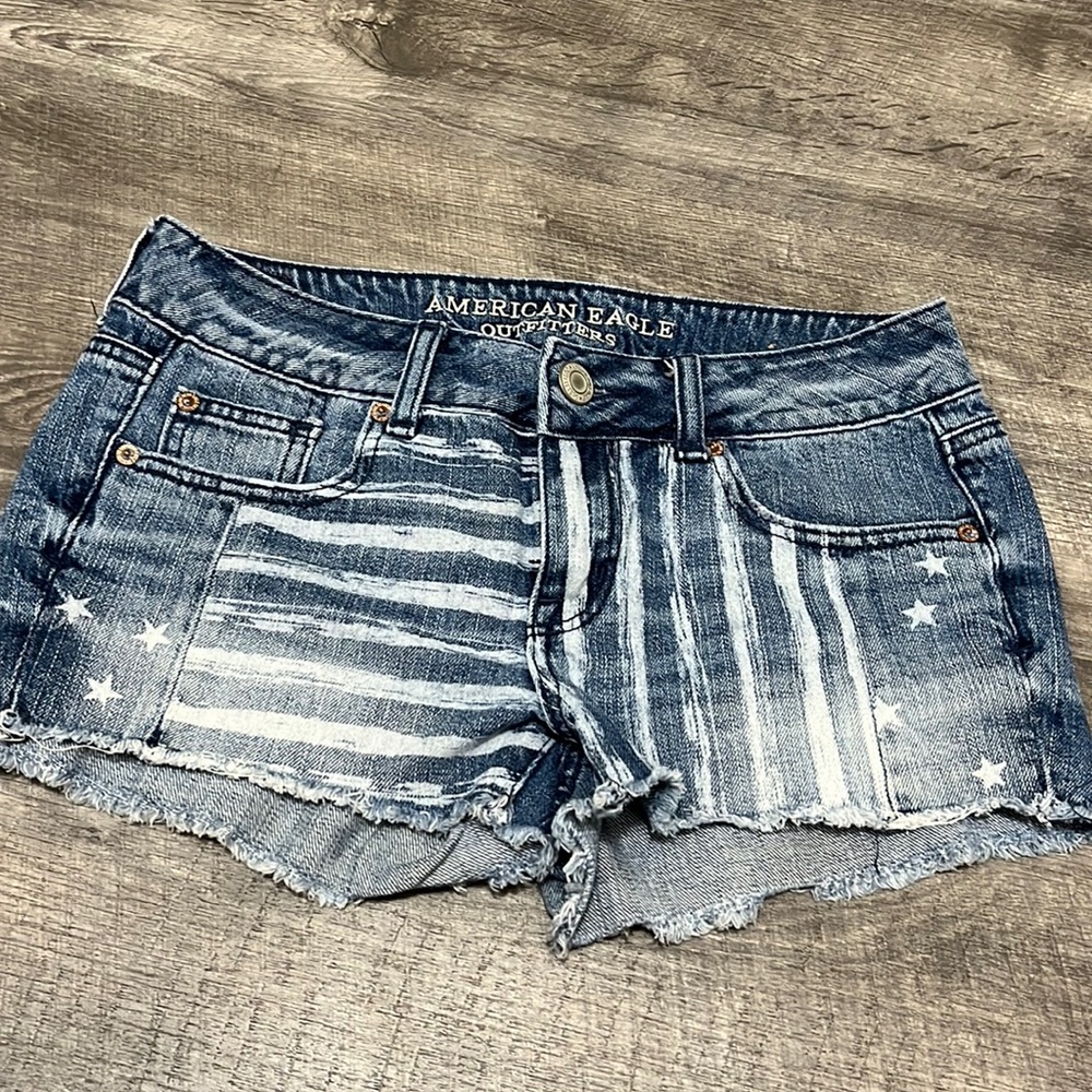 American eagle outfitter flag and stars shorts. Like new.
